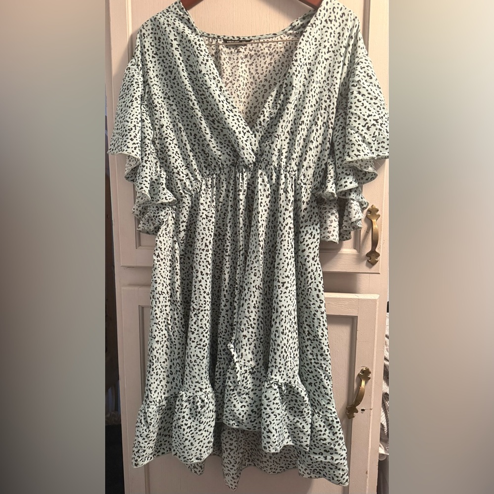 SHEIN Mint Green Ruffle Flutter Sleeve dress with Black Speckle